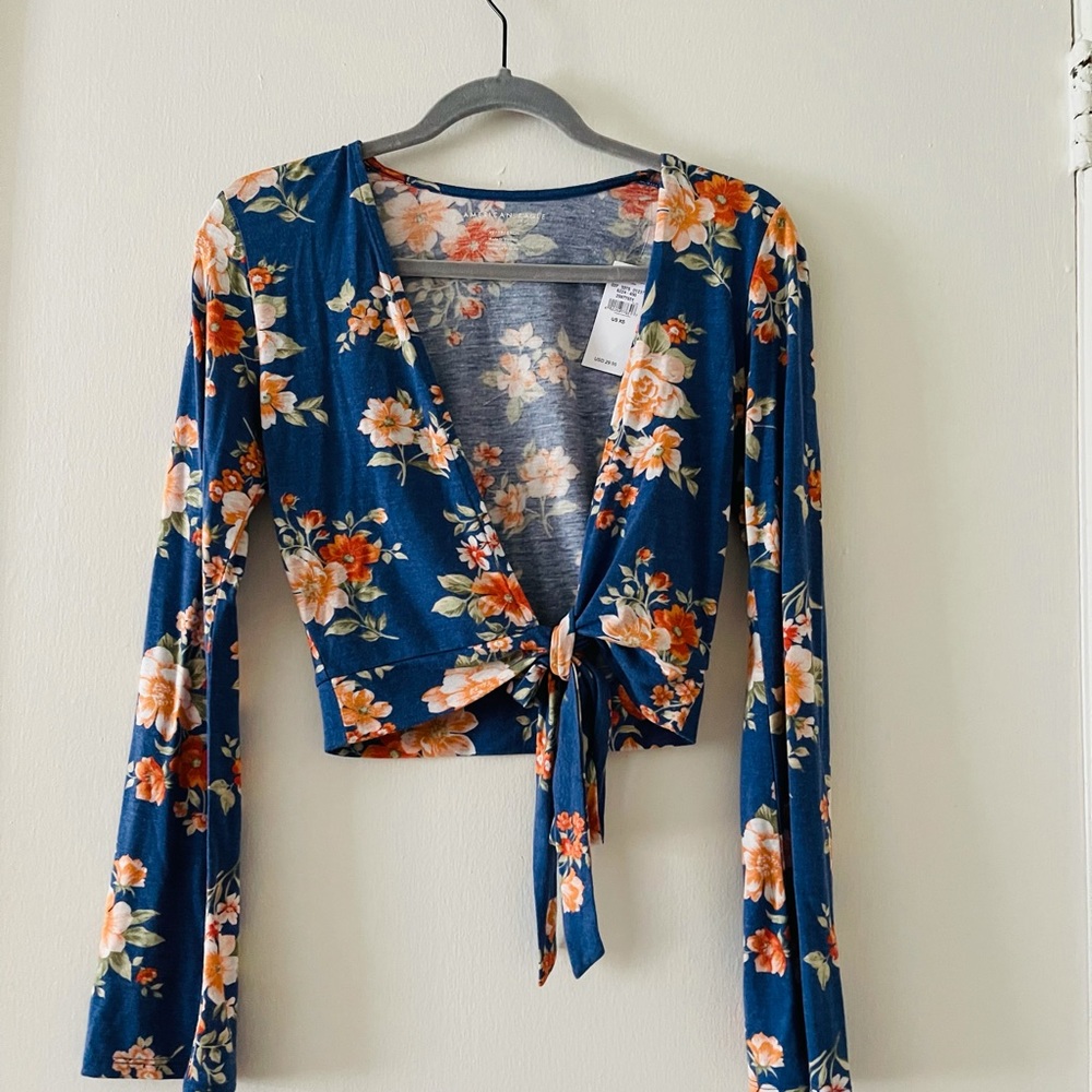 American Eagle top